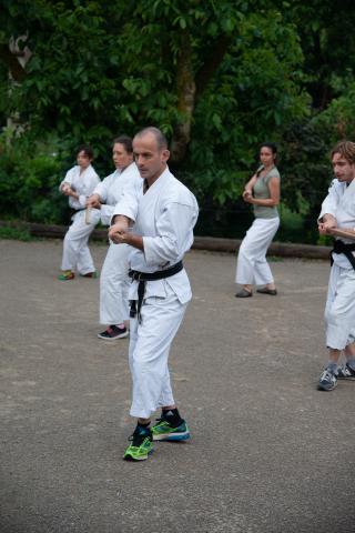 Pratique en extérieur lors d’un stage dans le Tarn, 2019